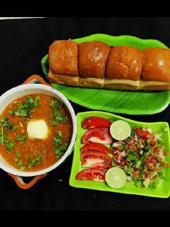 पाव भाजी (Pav Bhaji Recipe in Hindi) रेसिपी मुख्य फोटो