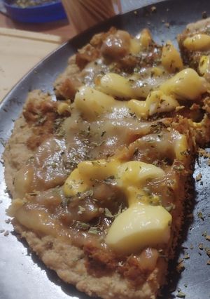 Una foto de Pizza sin salsa