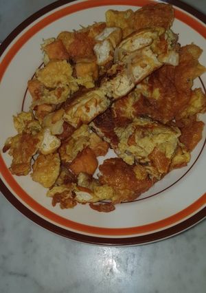 A picture of House egg tofu round omelet.