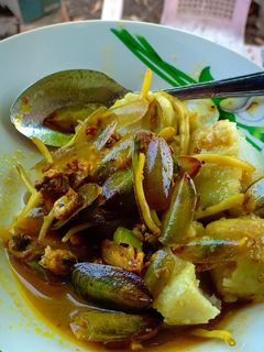 Foto resep Tebalan lontong kuah kuning