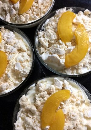 Una foto de Postre chajá en copa🍑🍧❤️