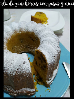 Una foto de Torta de zanahorias con pasas y nueces