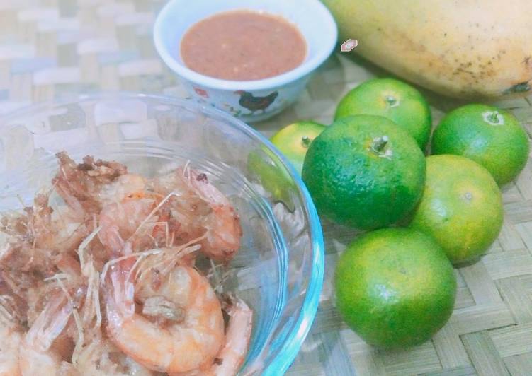Udang goreng with sambel kepala udang🦐