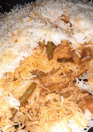 દમ બિરયાની (Dum Biriyani Recipe In Gujarati) રેસીપી મુખ્ય ફોટો