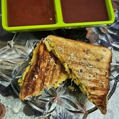A picture of Grilled potato sandwich.