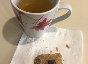Una foto de Infusión de flor de manzanilla-menta-cúrcuma
