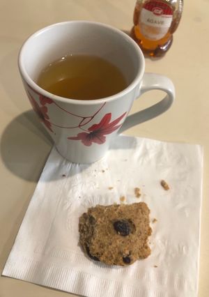 Una foto de Infusión de flor de manzanilla-menta-cúrcuma