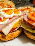Montaditos de jamón🥩 dulce y huevo🥚...!