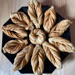 A picture of Farsi puri.