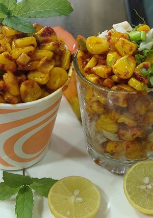 चटपटीत मसाला काॅर्न चाट (masala corn chaat recipe in marathi) रेसिपी चे मुख्य फोटो 