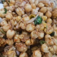 A picture of Chatpata chana.