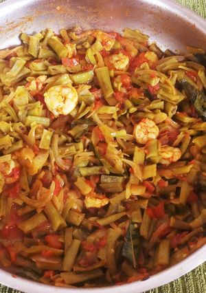 A picture of Cluster Beans (Gawar) and Prawns.