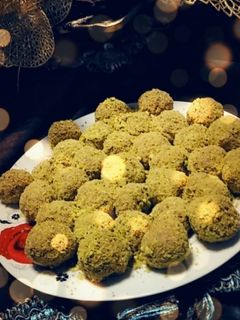 صورة لوصفة كرات الشعيرية الباكستانية (مزينة بالفستق الحلبي💚)