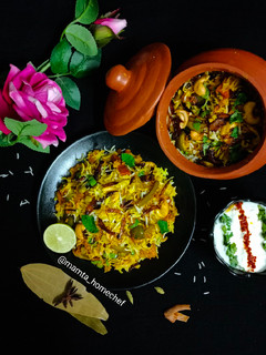 મટકા વેજ દમ બિરયાની (Matka Veg Dum Biryani Recipe In Gujarati) રેસીપી મુખ્ય ફોટો