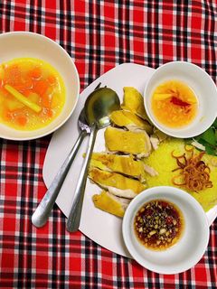 Hình của món Cơm Gà Hải Nam.