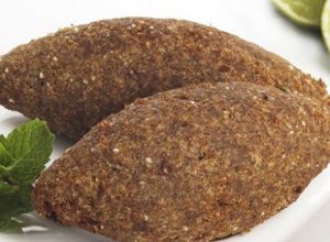 Una foto de Kibbe bola "frito"