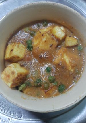 নিরামিষ মটর পনির(niramish matar paneer recipe in Bengali) রেসিপির প্রধান ছবি
