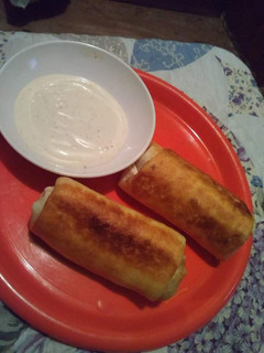 A picture of Pops Chicken Wraps.