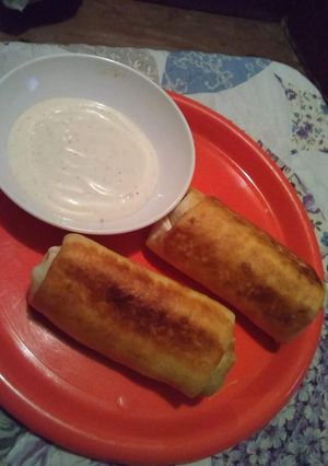 A picture of Pops Chicken Wraps.