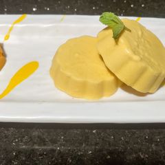 A picture of Mango pie.