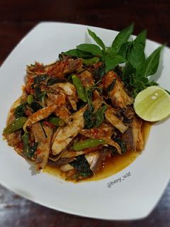 Foto resep Tuna Asap Pedas Kucuran Jeniper (Jeruk Nipis Peras)