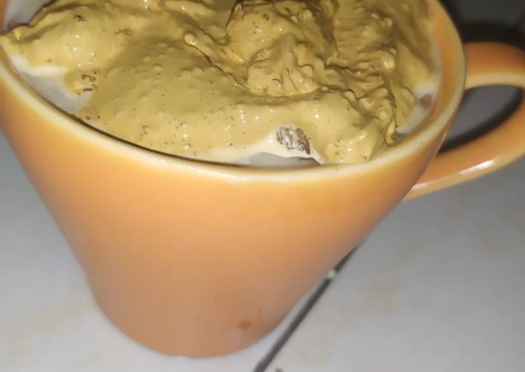 Langkah Mudah untuk Menyiapkan Es Dalgona Coffee, Enak