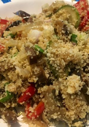 Una foto de Ensalada de cous cous y verduras asadas