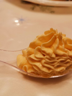 Una foto de Espuma de salmón en cucharitas