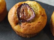 Une photo de muffin olives