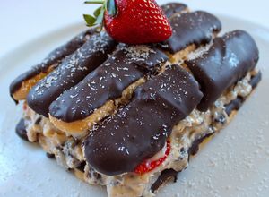 Foto de Delícia de Palitos de Champanhe com Chocolate e Creme Pasteleiro