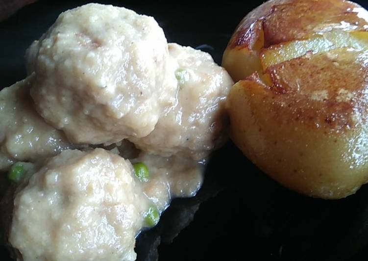 Albóndigas con salsa de cebolla al vino rancio