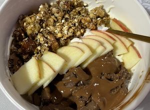 Una foto de Yogurt natural casero en yogurtera