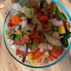 A picture of Walnut veggies salad.