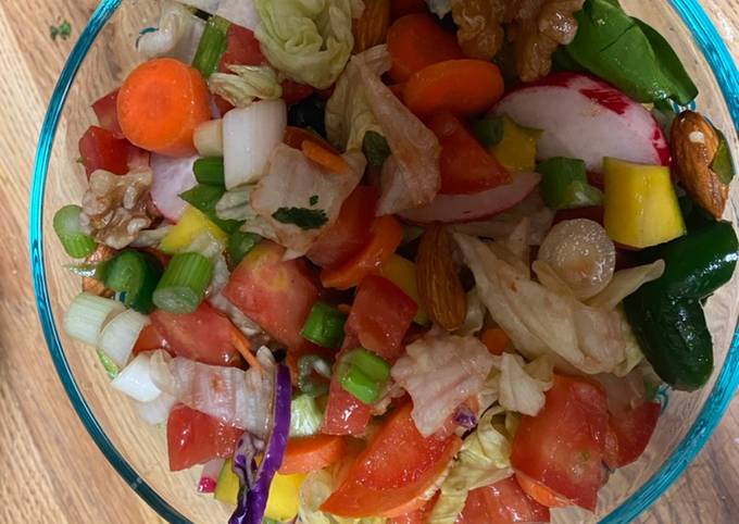 Walnut veggies salad