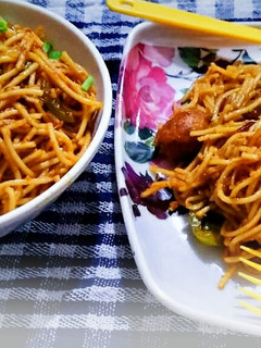 વેજ મચૂરિયન નૂડલ્સ રેસીપી મુખ્ય ફોટો