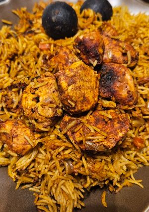 A picture of Chicken Kabsa - كبسة سعودية.