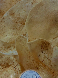 A picture of Homemade potato chips.