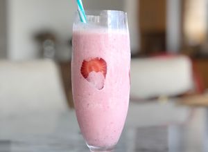 Una foto de Fantástica Receta de las 3 F: 🍓🍓❄️ “Frappé de Fresa Frío”🍓 ❄️