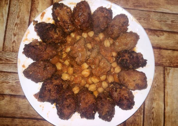 طاجين البنيون بمرقة حمراء