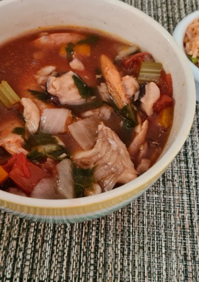 Una foto de Mariscada en olla de barro