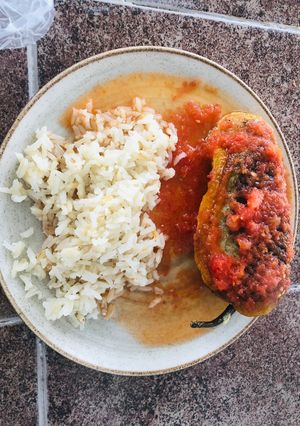 Una foto de Chiles rellenos de carne