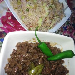 A picture of Beef chilli gravy.
