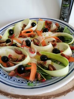 Una foto de Ensalada de calabacín