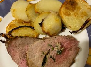 Una foto de Carne al horno mechada 🥩🥔🧅
