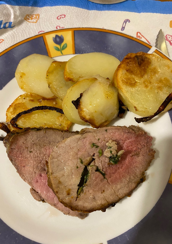 Una foto de Carne al horno mechada 🥩🥔🧅