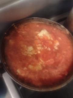 Una foto de Huevo en salsa de jitomate 🍅😍😍