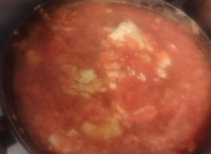 Una foto de Huevo en salsa de jitomate 🍅😍😍