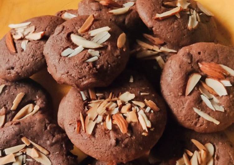 Eggless chocolate almond cookies