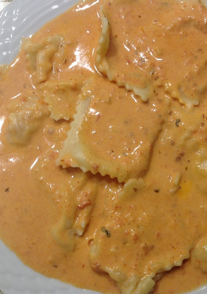 Una foto de Raviolones caseros de salmón y calabaza