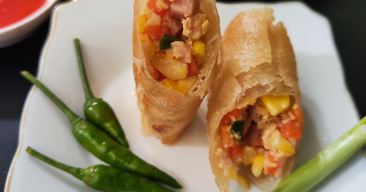 Lumpia isi sostelgung (sosis telur wortel jagung)